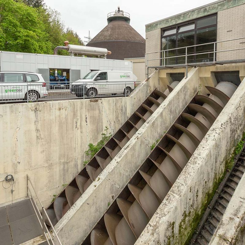 Wartung am Notstromaggregat, Klaehrwerk Ehrang